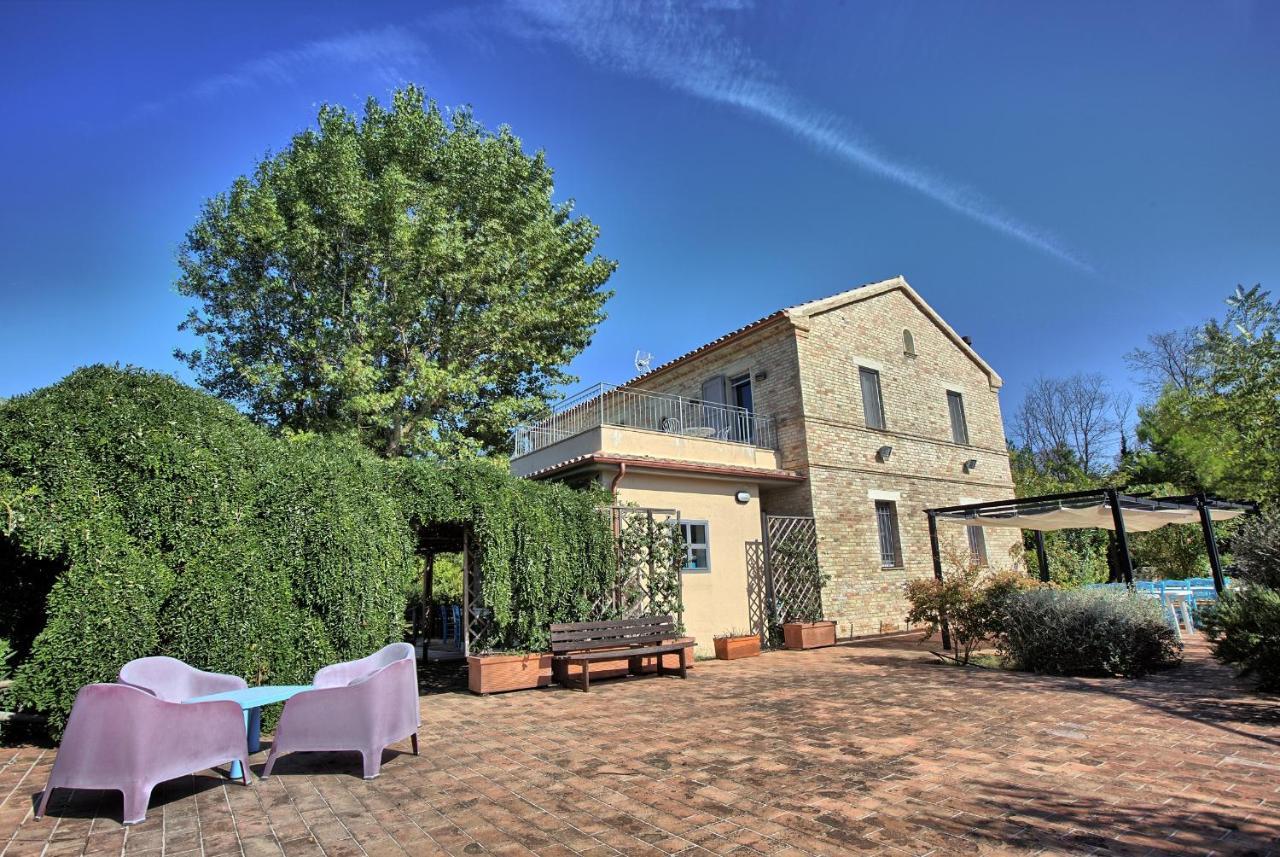 Grande Villa Storica Per Vacanze Con Giardino Privato E Piscina Ostra 外观 照片