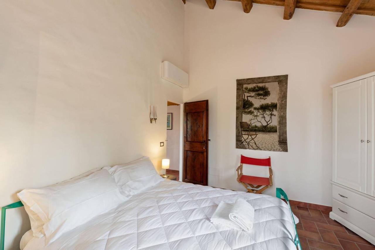 Grande Villa Storica Per Vacanze Con Giardino Privato E Piscina Ostra 外观 照片