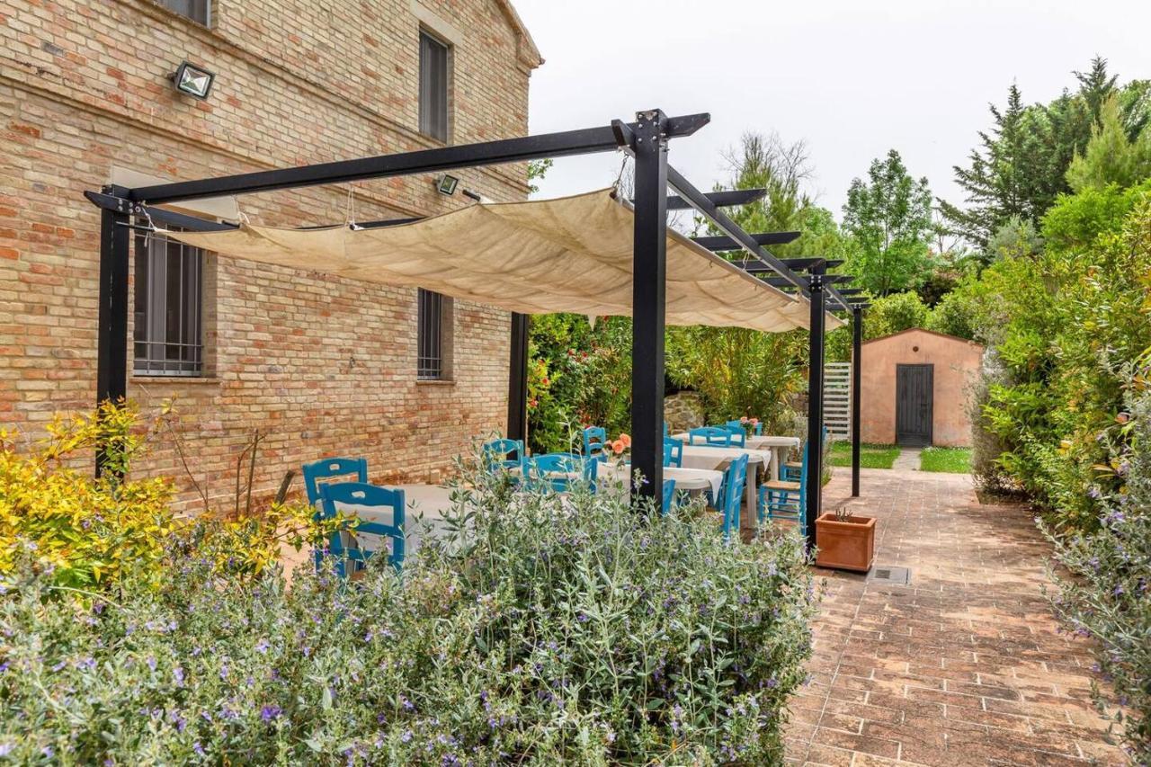 Grande Villa Storica Per Vacanze Con Giardino Privato E Piscina Ostra 外观 照片