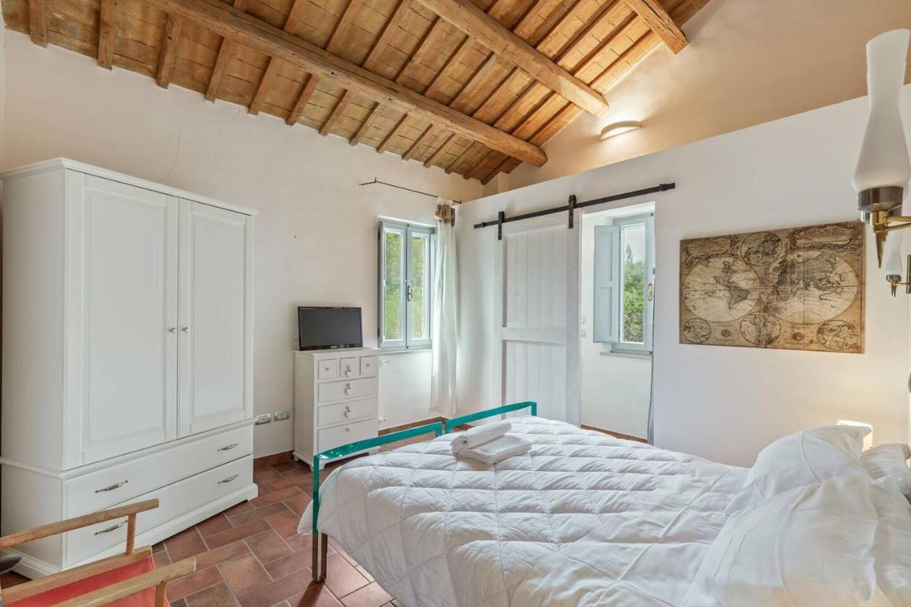 Grande Villa Storica Per Vacanze Con Giardino Privato E Piscina Ostra 外观 照片