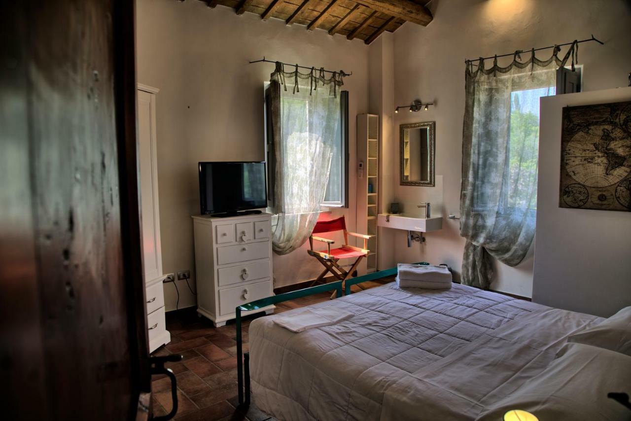 Grande Villa Storica Per Vacanze Con Giardino Privato E Piscina Ostra 外观 照片