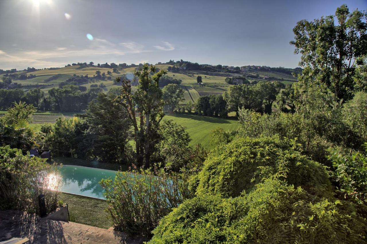Grande Villa Storica Per Vacanze Con Giardino Privato E Piscina Ostra 外观 照片