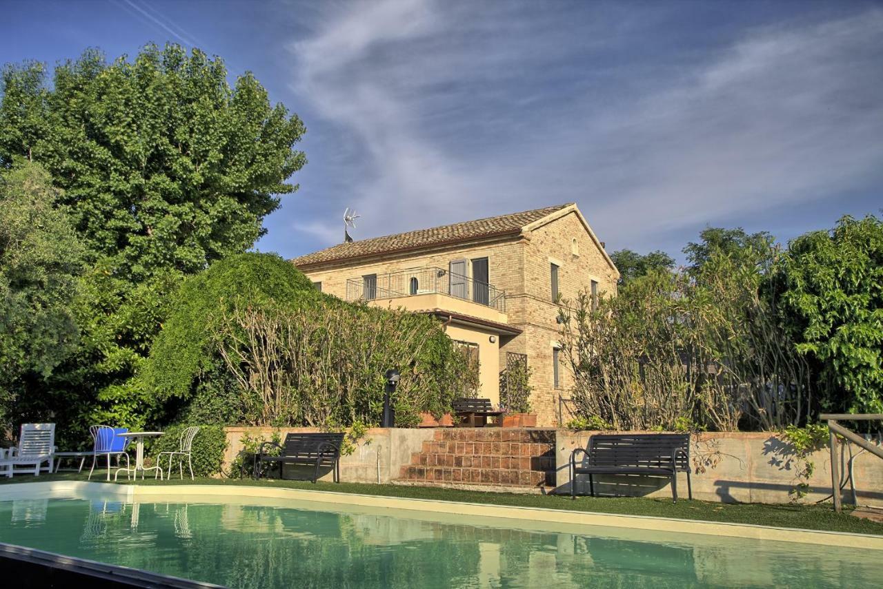Grande Villa Storica Per Vacanze Con Giardino Privato E Piscina Ostra 外观 照片